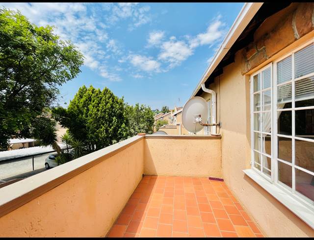 3 BEDROOM APARTMENT RENTED IN PAULSHOF